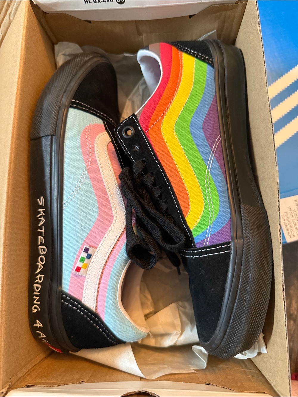 Vans Pride Wave Low-Top Sneakers with Black Trim Unisex 7.5M/9W